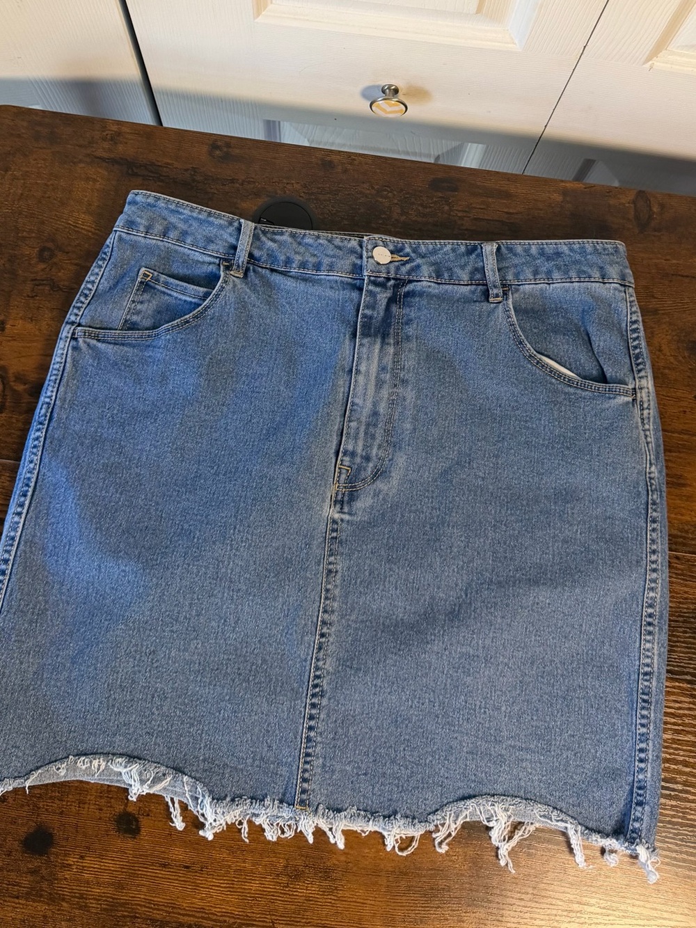 H&M &Denim Light Wash High Rise Raw Hem Stretch Denim Mini Skirt Size 14 - Picture 11 of 11